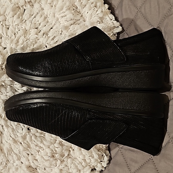 Alegria Shoes - Picture 8 of 16